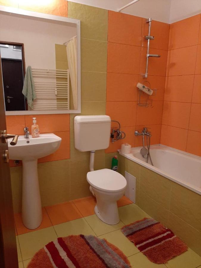 Arad Chic Apartament Uta Exterior photo